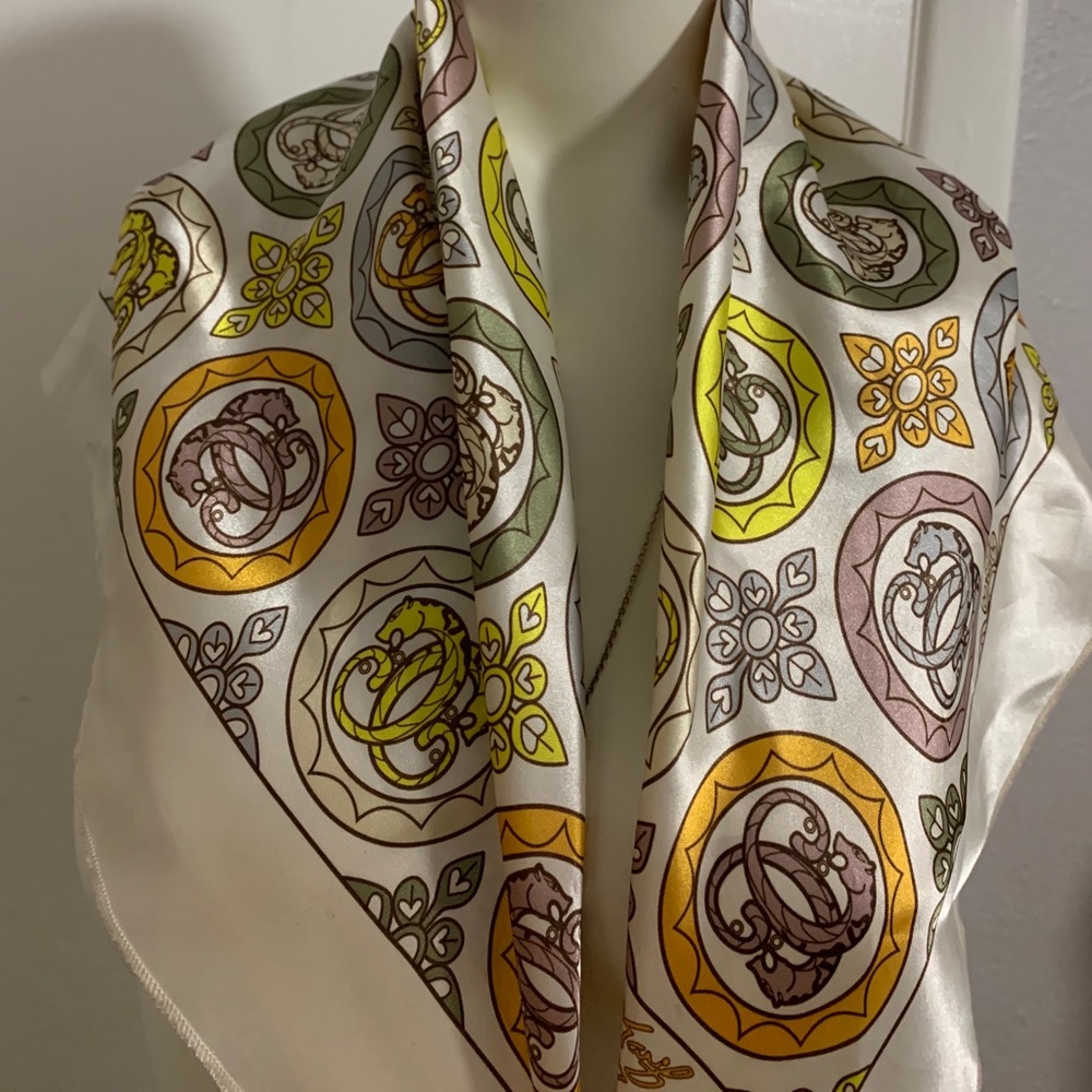 Sharif scarf 🍀🌹🍀🌹